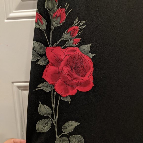 Flattering and floral - Picture 2 of 7